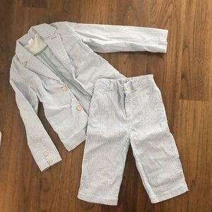 5 year eGG blue and white seersucker suit BOY
